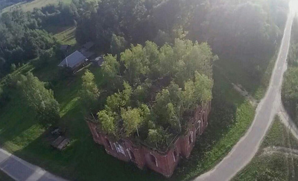 Вид сверху на церковь